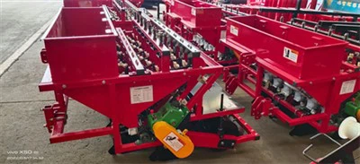 ニンニク植え付け機